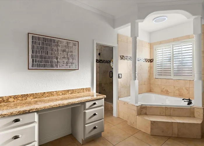 Paradise Lane - Pool - Hot Tub - Sports Court