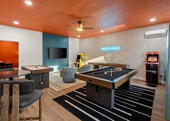 Paradise Lane - Pool - Hot Tub - Sports Court *